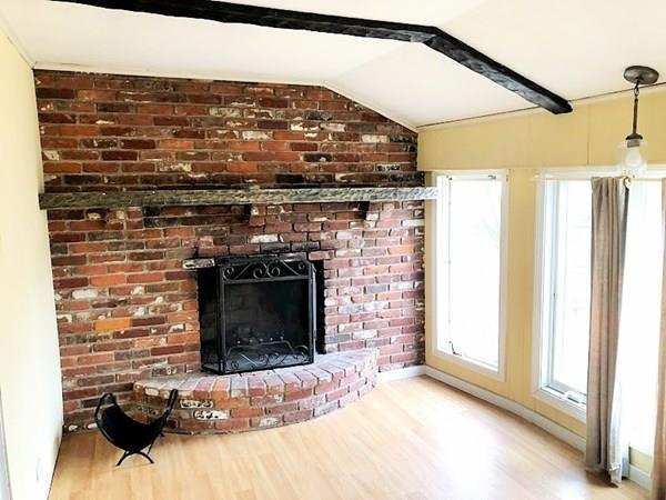 69 Rimmon Avenue Springfield, MA 01107 - Photo 12 of 23