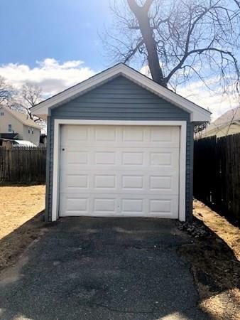 69 Rimmon Avenue Springfield, MA 01107 - Photo 3 of 23