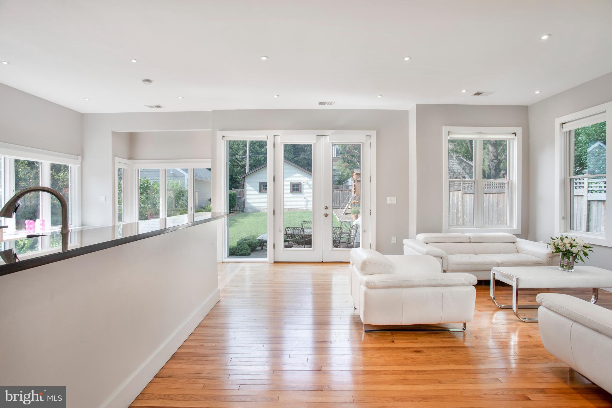3339 Military Road Northwest Washington, DC 20015 - Photo 8 of 69 Family Room