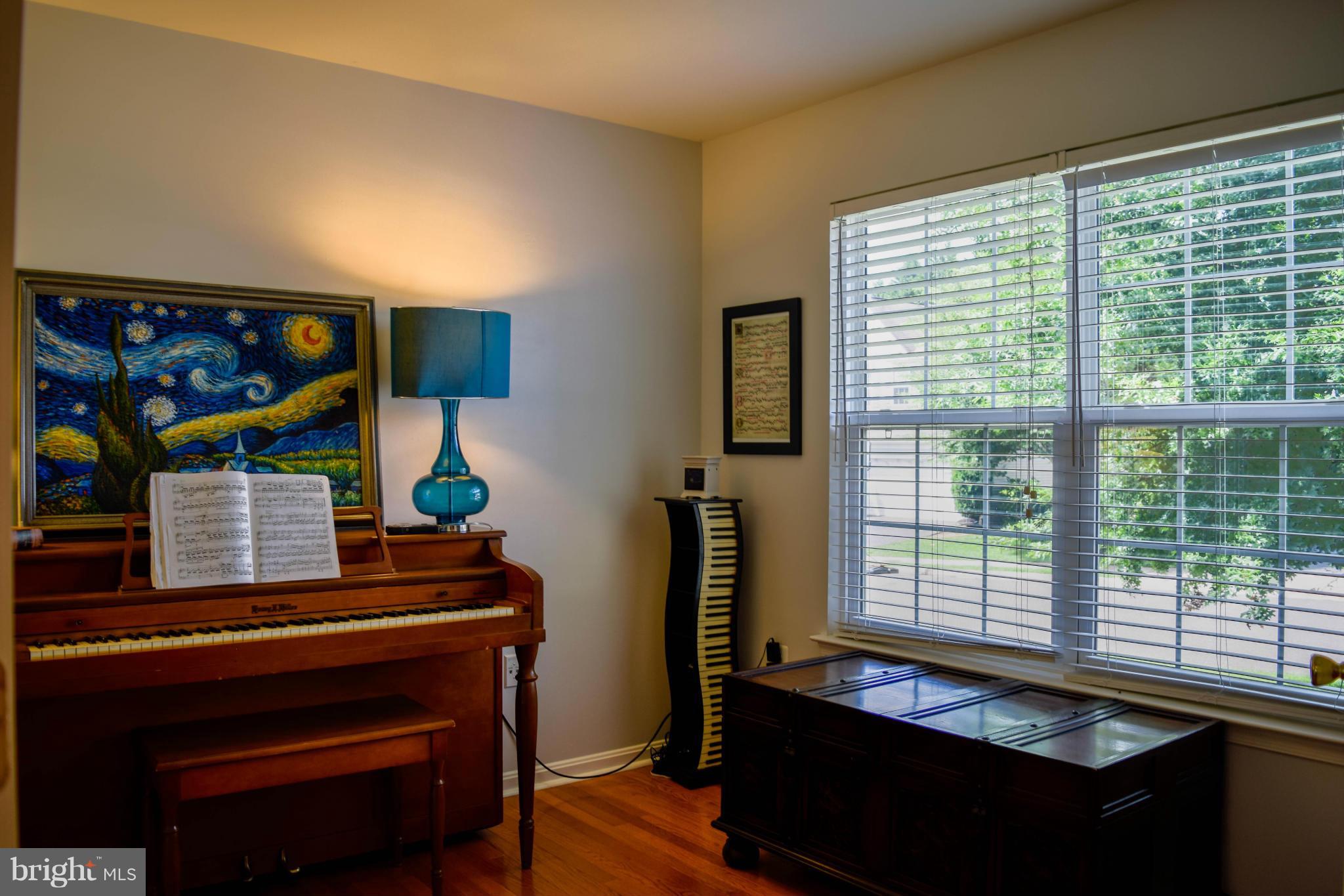 829 Fox Den Road Culpeper, VA 22701 - Photo 6 of 30 Living Room