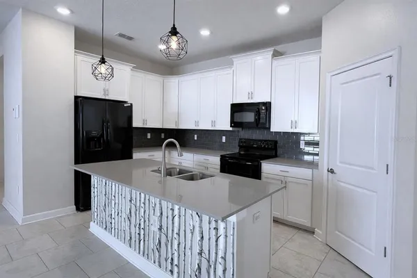 $2,400 | 3943 Cortland Drive, Davenport, FL 33837