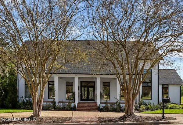 $630,000 | 9 Glen Eagles Drive, Jackson, MS 39211