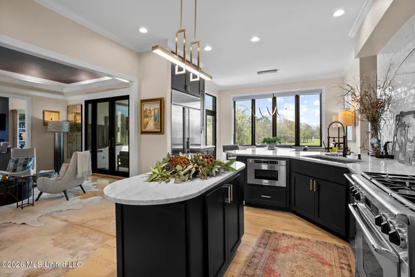 $630,000 | 9 Glen Eagles Drive, Jackson, MS 39211