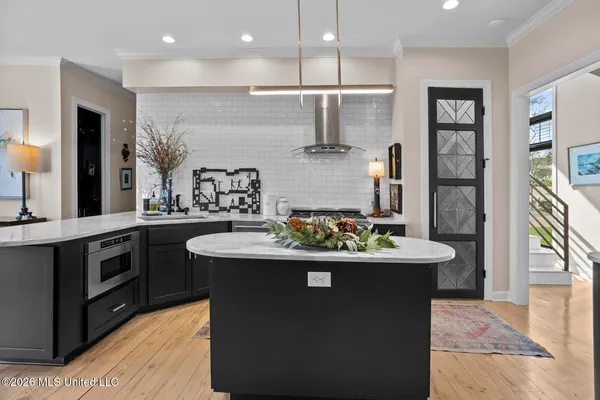 $630,000 | 9 Glen Eagles Drive, Jackson, MS 39211