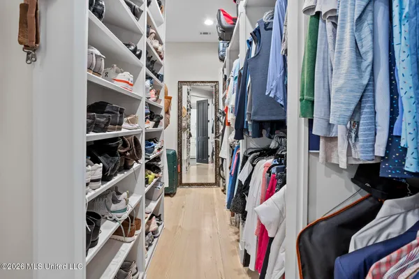 $630,000 | 9 Glen Eagles Drive, Jackson, MS 39211