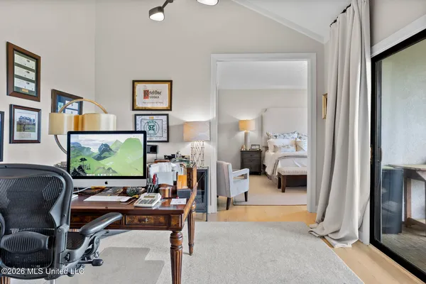 $630,000 | 9 Glen Eagles Drive, Jackson, MS 39211