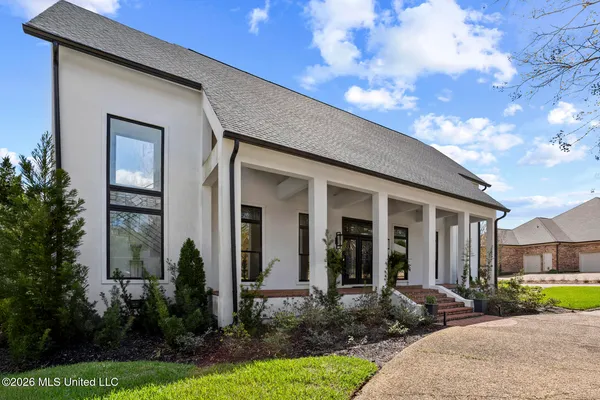 $630,000 | 9 Glen Eagles Drive, Jackson, MS 39211