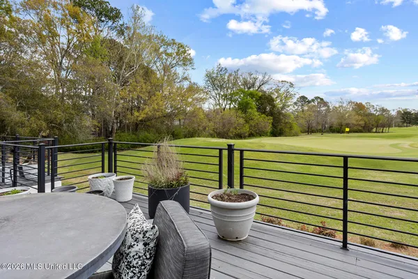 $630,000 | 9 Glen Eagles Drive, Jackson, MS 39211