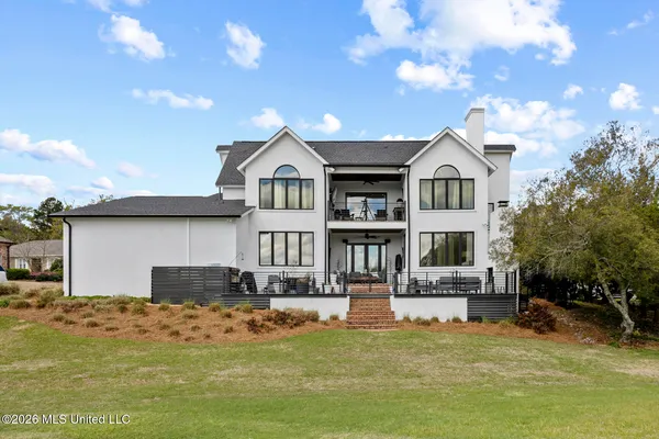 $630,000 | 9 Glen Eagles Drive, Jackson, MS 39211