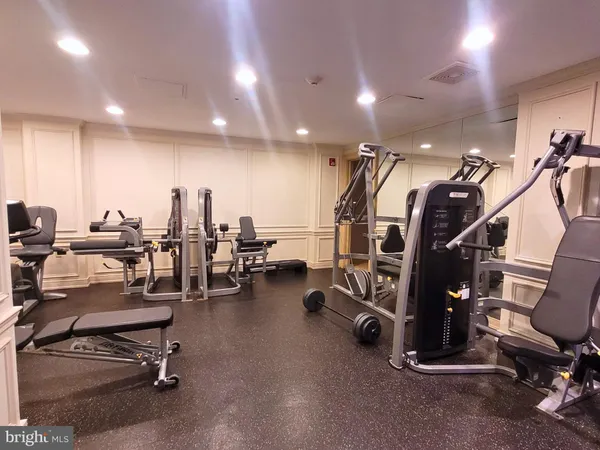 $3,500 | 2031 Locust Street, Unit 401, Philadelphia, PA 19103