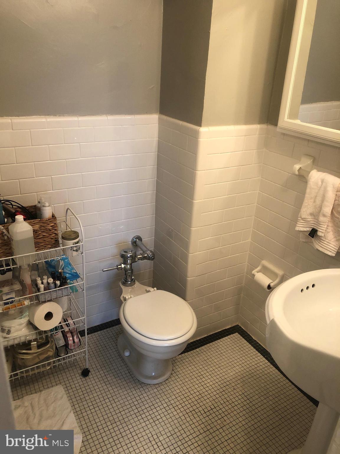 2031 Locust Street, Unit 401 Philadelphia, PA 19103 - Photo 6 of 18