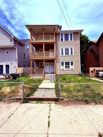 $2,000 | 392 Carrington Avenue, Unit 2, Woonsocket, RI 02895