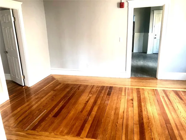 $2,000 | 392 Carrington Avenue, Unit 2, Woonsocket, RI 02895