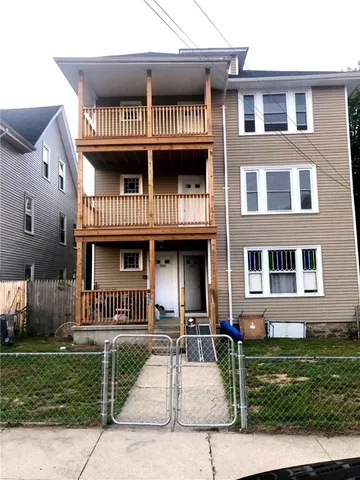 $2,200 | 392 Carrington Avenue, Unit 2, Woonsocket, RI 02895