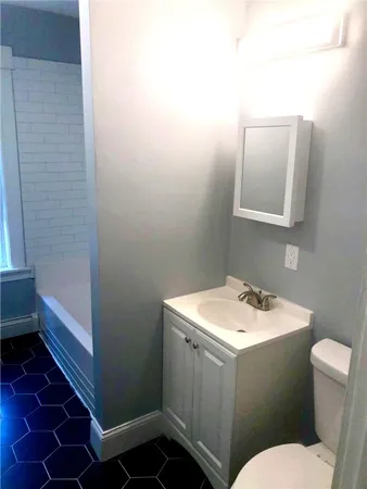 $2,000 | 392 Carrington Avenue, Unit 2, Woonsocket, RI 02895