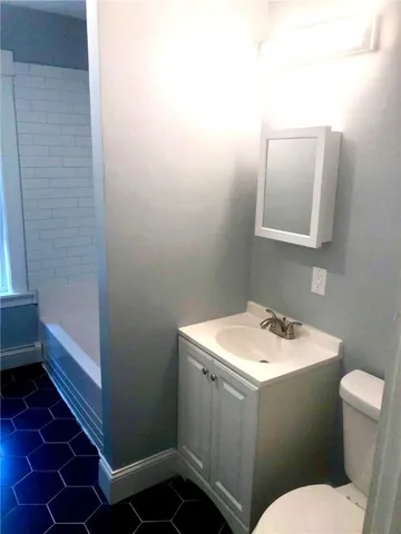 $2,200 | 392 Carrington Avenue, Unit 2, Woonsocket, RI 02895