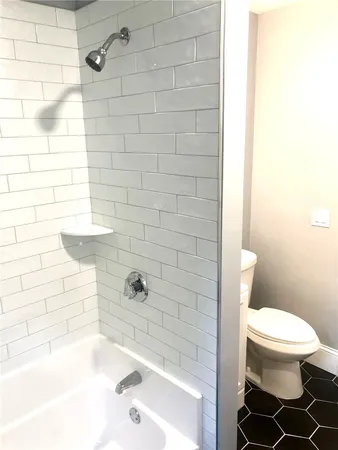 $2,000 | 392 Carrington Avenue, Unit 2, Woonsocket, RI 02895