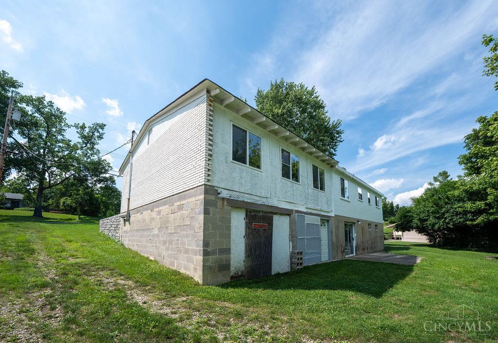 3036 Fiddlers Green Road Cincinnati, OH 45248 - Photo 10 of 38