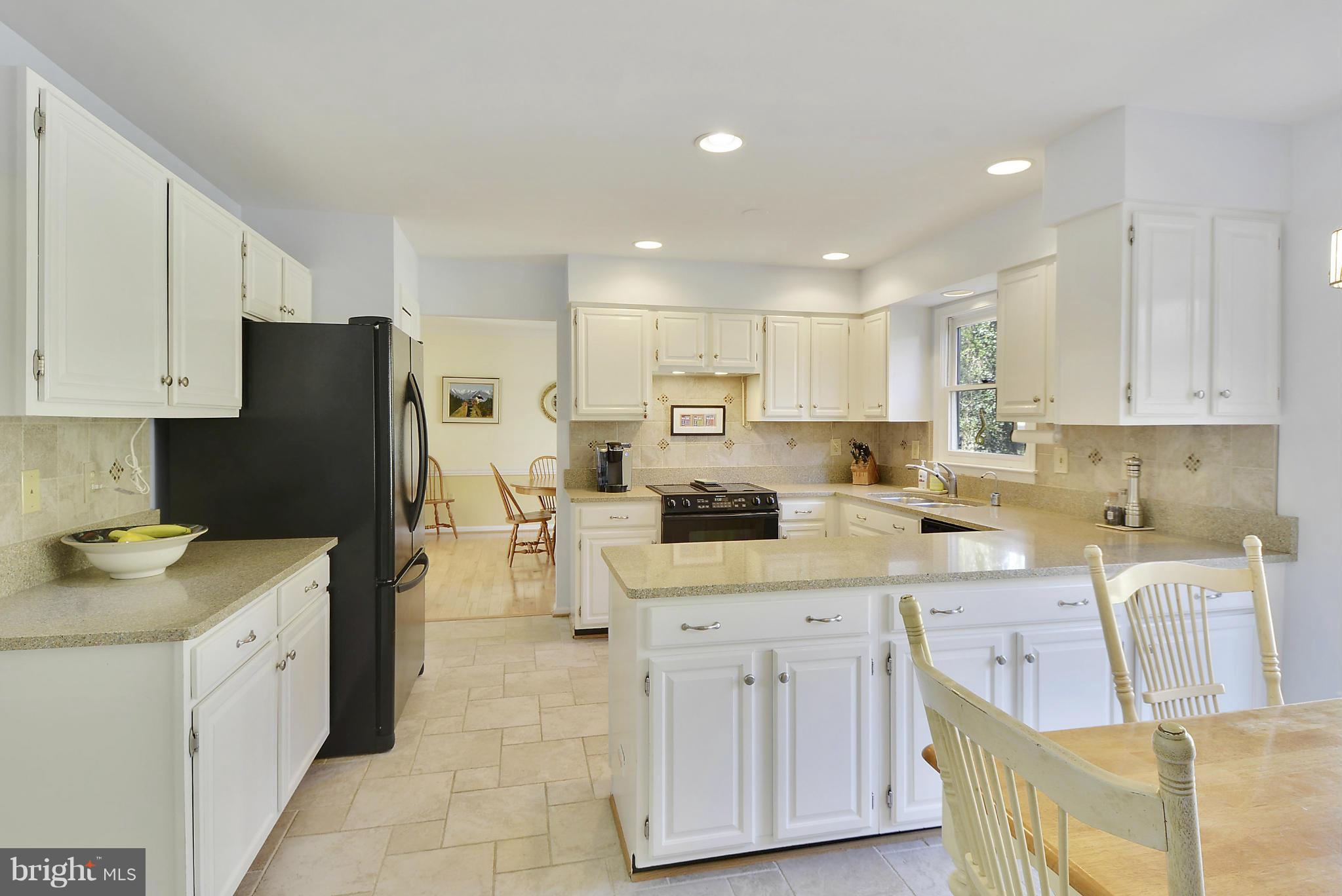 6 Old Sturbridge Road Arnold, MD 21012 - Photo 5 of 27 Kitchen with Silestone Counters