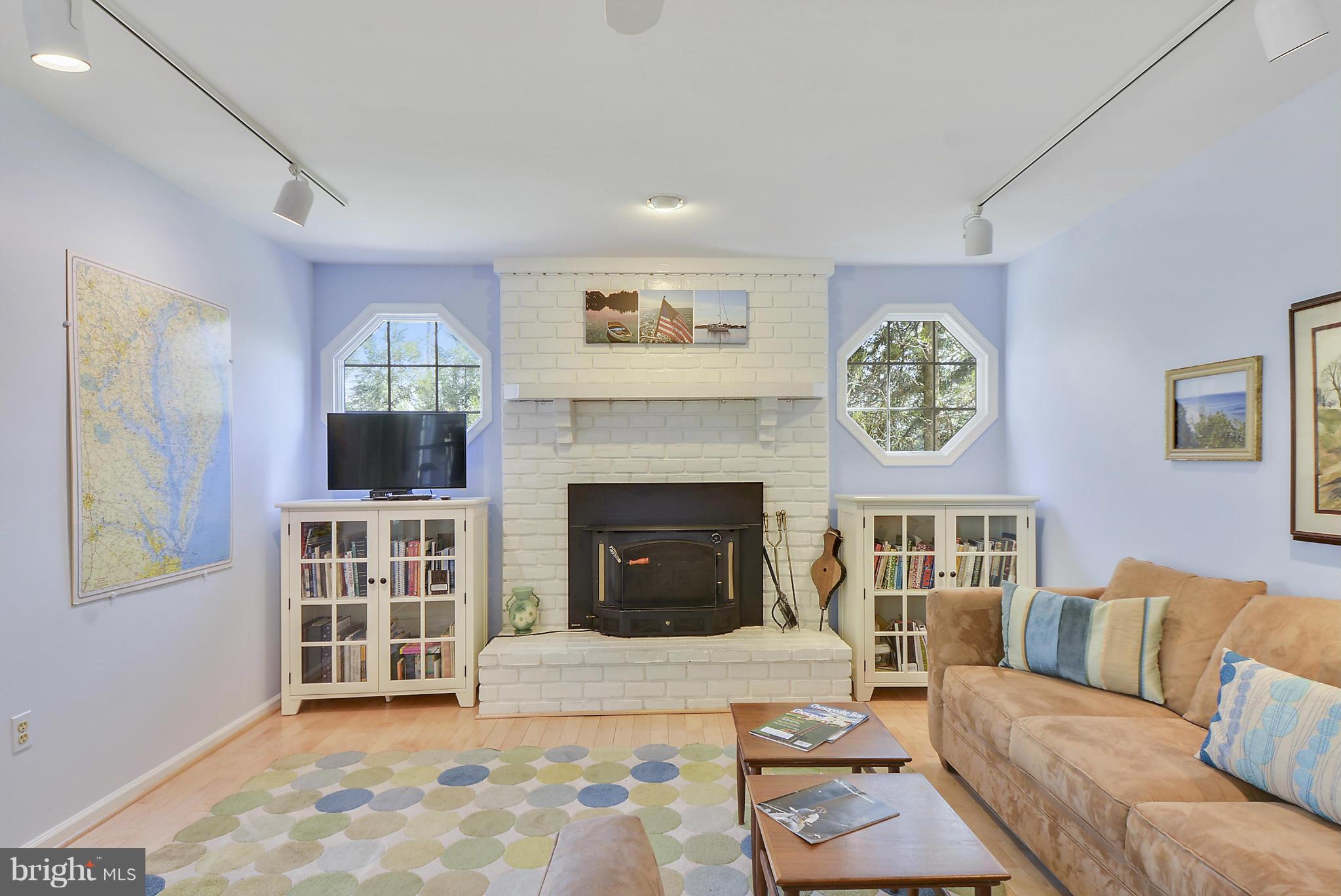 6 Old Sturbridge Road Arnold, MD 21012 - Photo 9 of 27 Family Room has Maple Floor and Fireplace