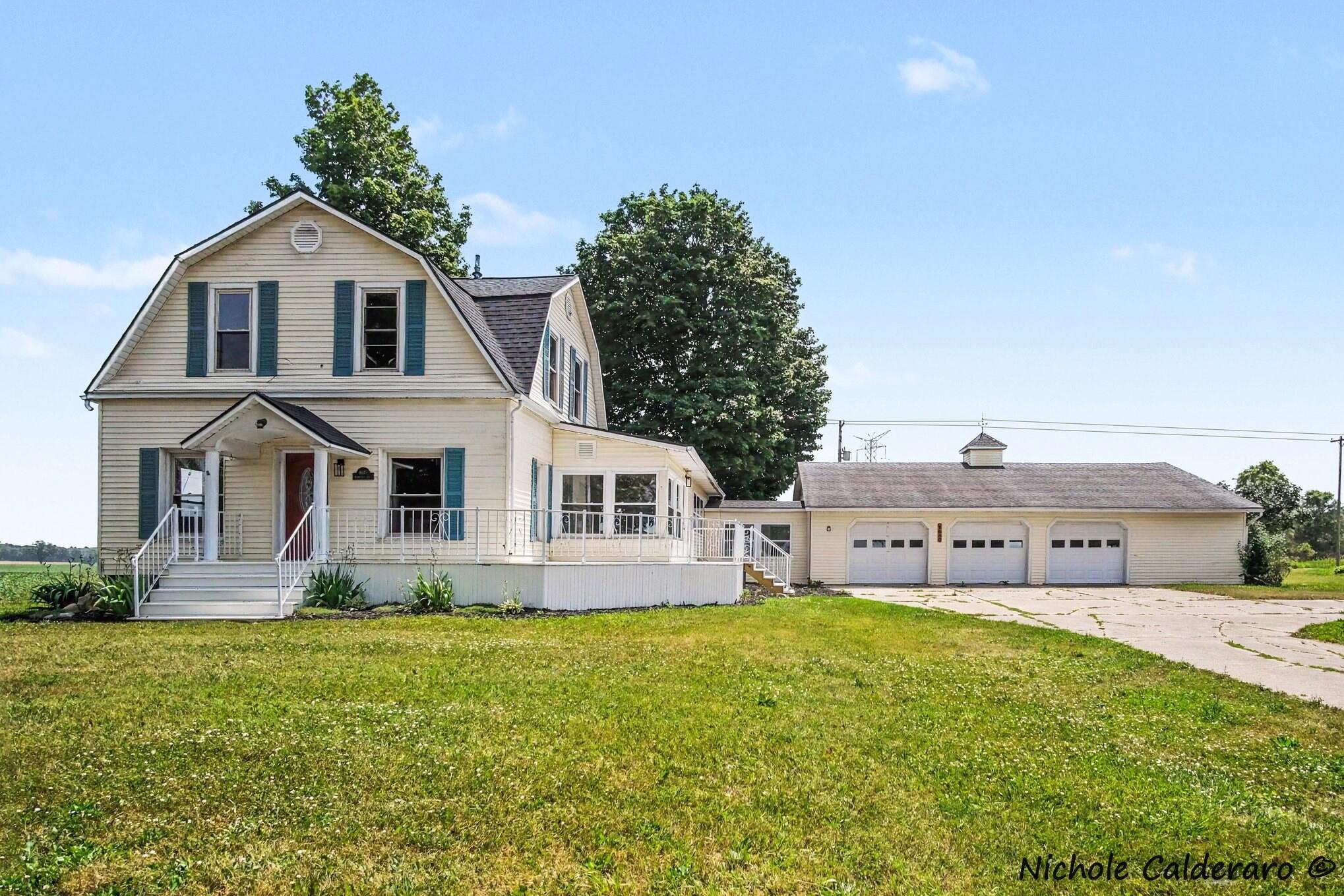 9640 East Condensery Road Carson City, MI 48811 - Photo 2 of 28 Attached 4+ car garage