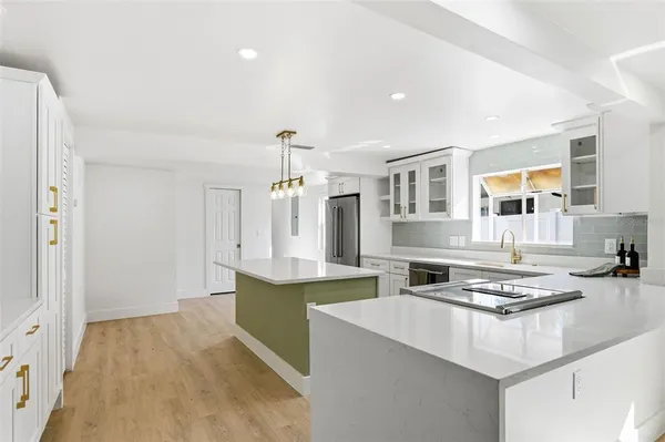 $617,700 | 301 81st Avenue Northeast, St. Petersburg, FL 33702