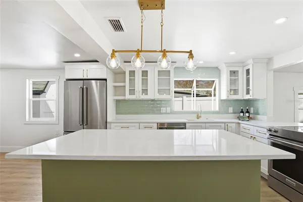 $617,700 | 301 81st Avenue Northeast, St. Petersburg, FL 33702