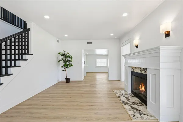 $617,700 | 301 81st Avenue Northeast, St. Petersburg, FL 33702