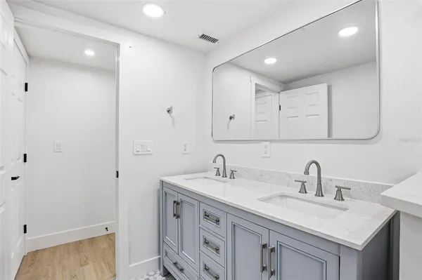 $617,700 | 301 81st Avenue Northeast, St. Petersburg, FL 33702