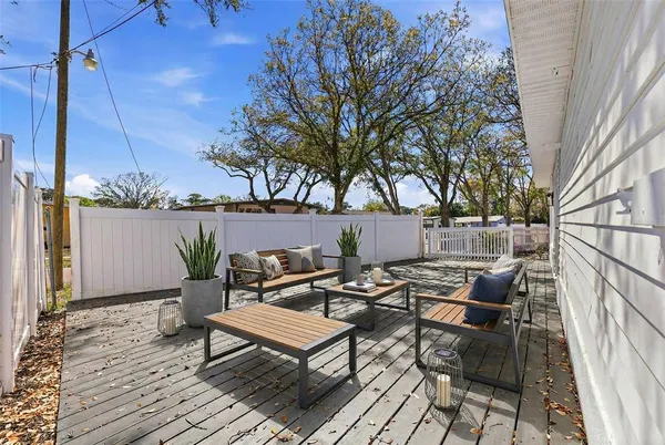$617,700 | 301 81st Avenue Northeast, St. Petersburg, FL 33702