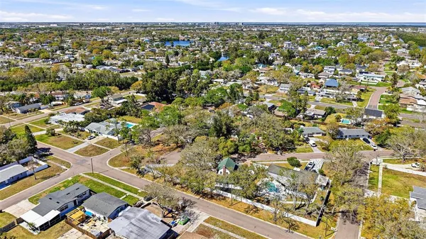 $617,700 | 301 81st Avenue Northeast, St. Petersburg, FL 33702