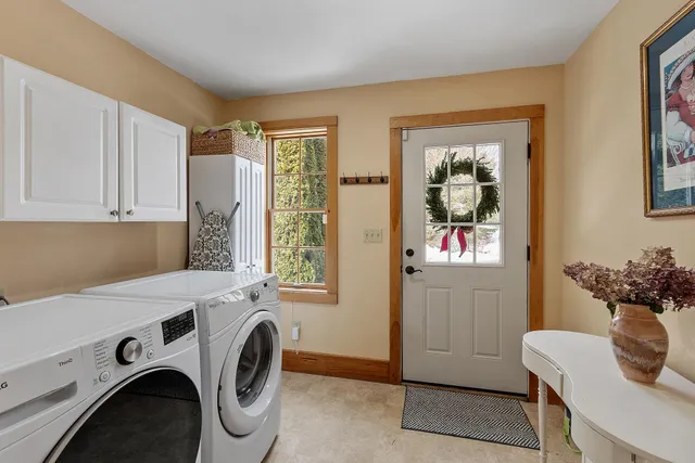 $699,900 | 692 Old Walpole Road, Surry, NH 03431