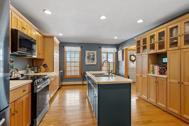 $699,900 | 692 Old Walpole Road, Surry, NH 03431