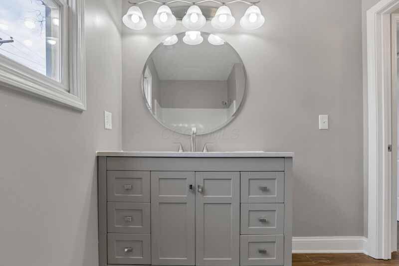 2089 Lockbourne Road Columbus, OH 43207 - Photo 22 of 22 Bathroom Up