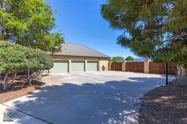 $1,225,000 | 4525 La Hacienda Drive, Abilene, TX 79602