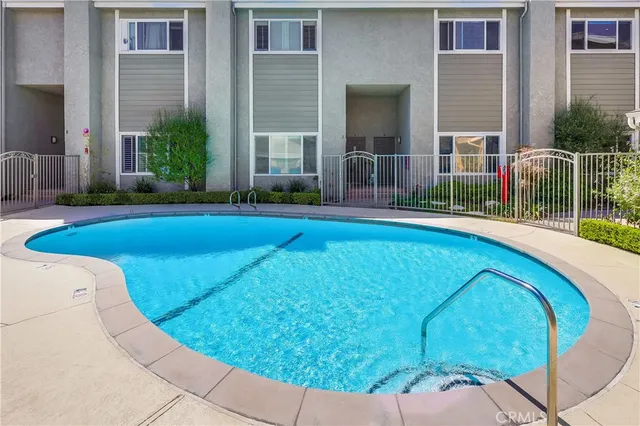 $999,000 | 609 Meyer Lane, Unit 11, Redondo Beach, CA 90278