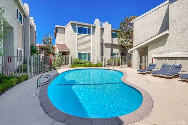 $999,000 | 609 Meyer Lane, Unit 11, Redondo Beach, CA 90278