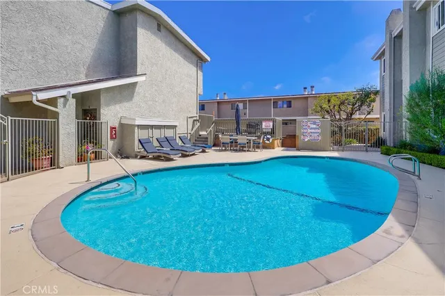 $999,000 | 609 Meyer Lane, Unit 11, Redondo Beach, CA 90278
