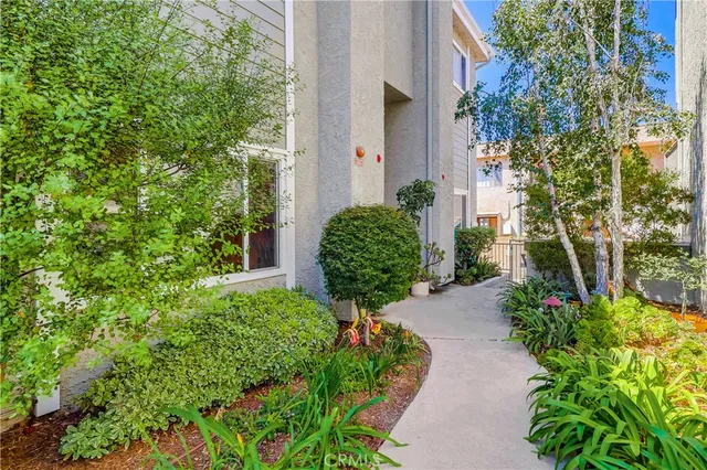 $999,000 | 609 Meyer Lane, Unit 11, Redondo Beach, CA 90278