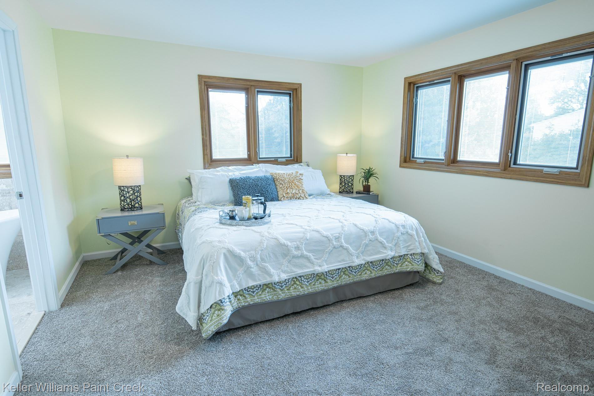 1285 East Gunn Road Rochester, MI 48306 - Photo 20 of 55 1285 E Gunn Road19.jpg