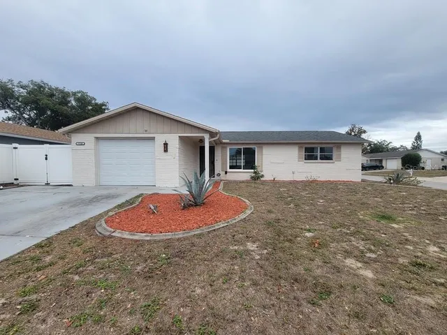 $1,800 | 7730 Wicklow Street, New Port Richey, FL 34653