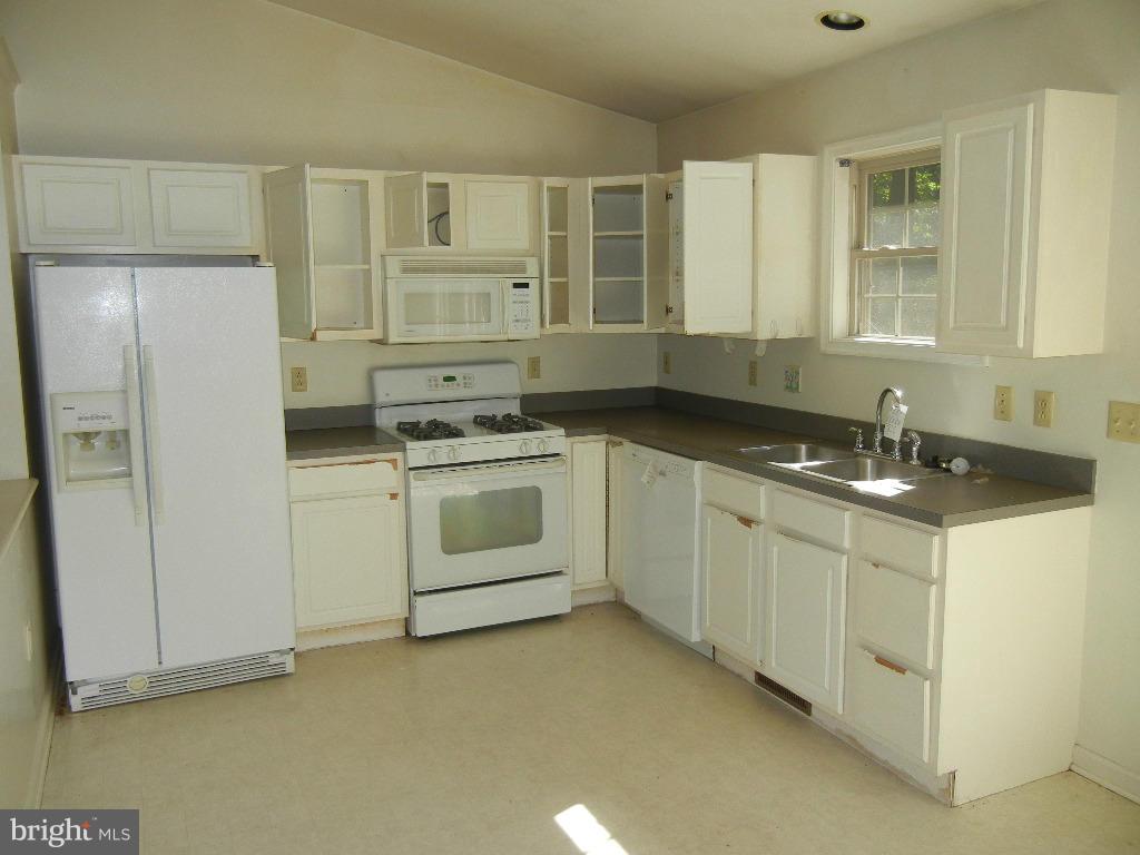77 Buck Road Linden, VA 22642 - Photo 5 of 11 Kitchen