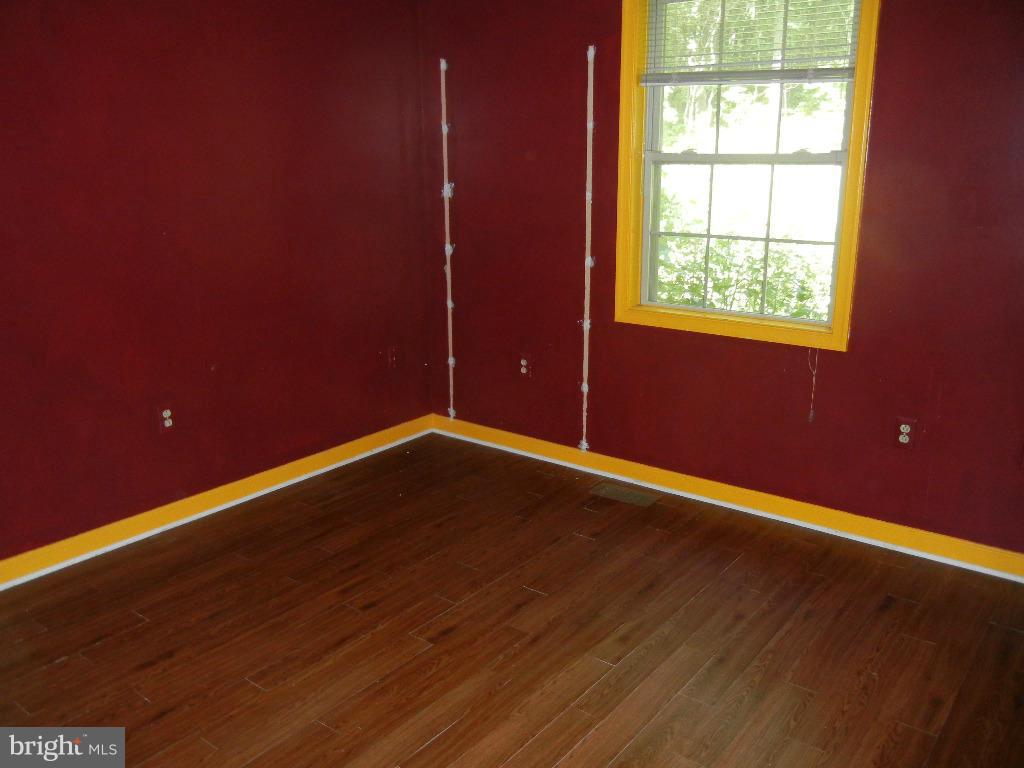 77 Buck Road Linden, VA 22642 - Photo 6 of 11 Bedroom