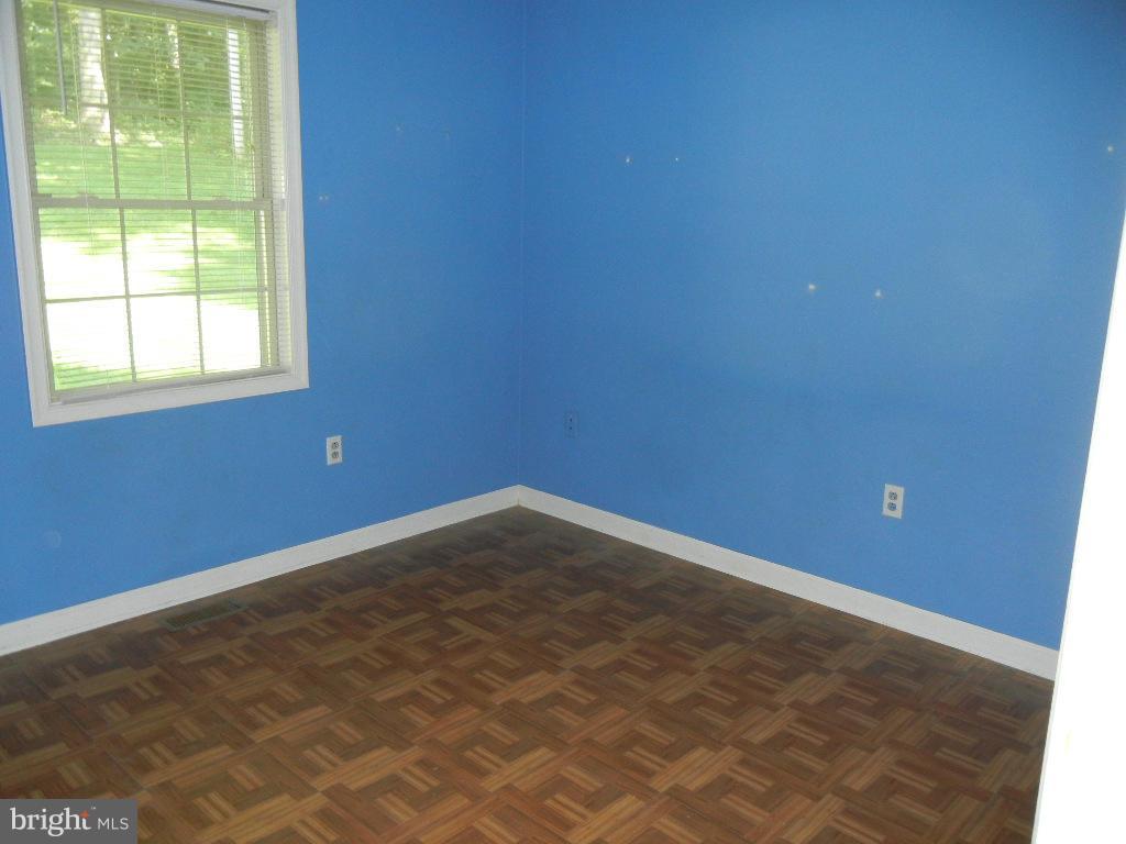 77 Buck Road Linden, VA 22642 - Photo 7 of 11 Bedroom