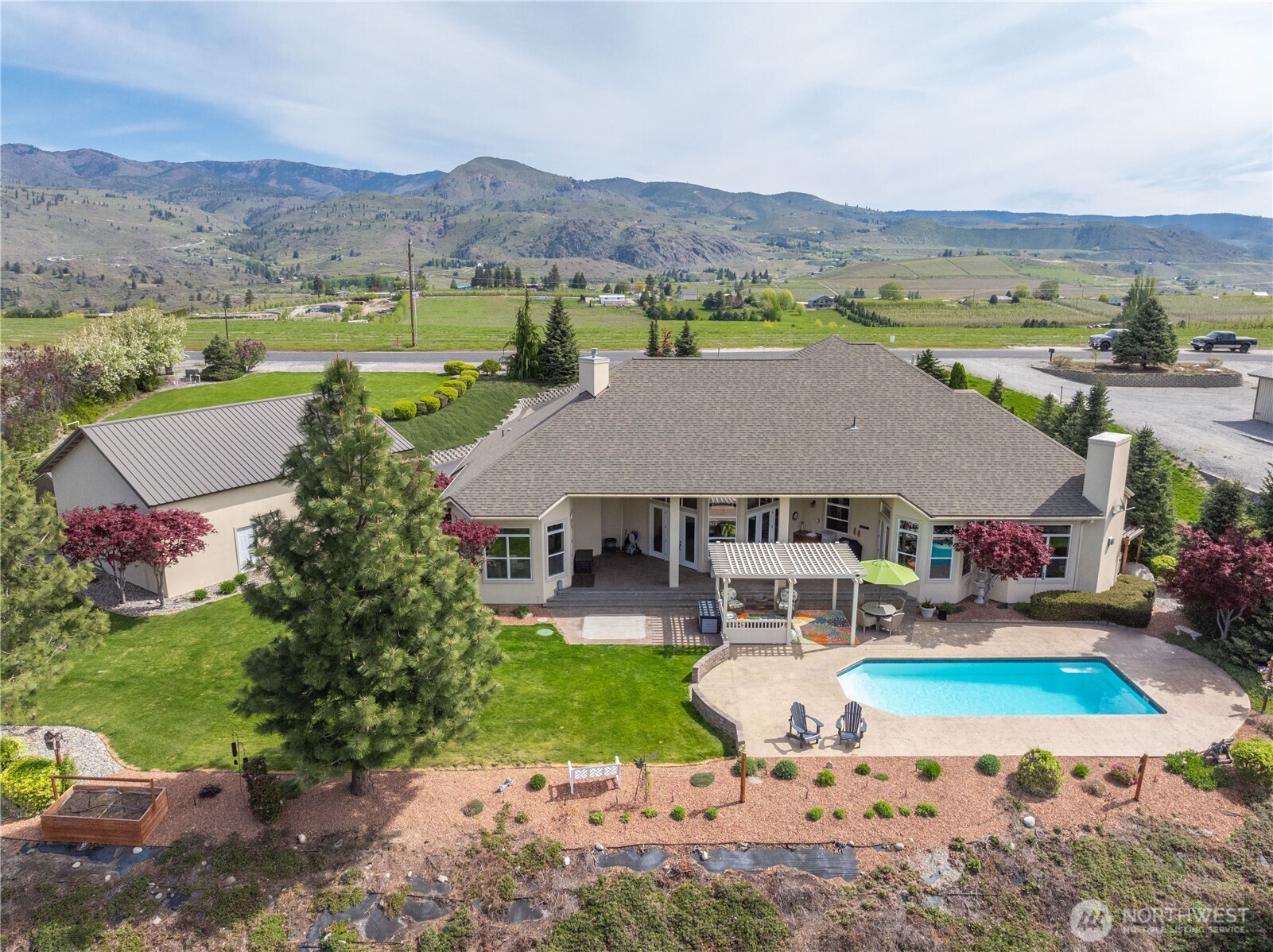 1845 Summit Boulevard Manson, WA 98831 - Photo 3 of 40 an aerial view of multiple house