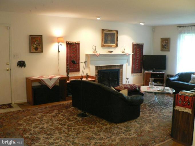13918 Notley Road Silver Spring, MD 20904 - Photo 13 of 25 Family Room