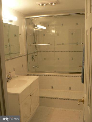 13918 Notley Road Silver Spring, MD 20904 - Photo 16 of 25 Bath #3