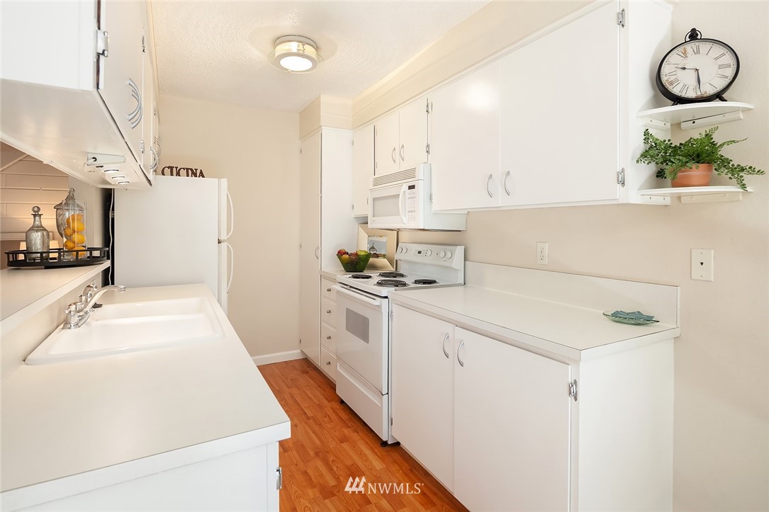 424 214th Street Southwest, Unit 24C Bothell, WA 98021 - Photo 9 of 15