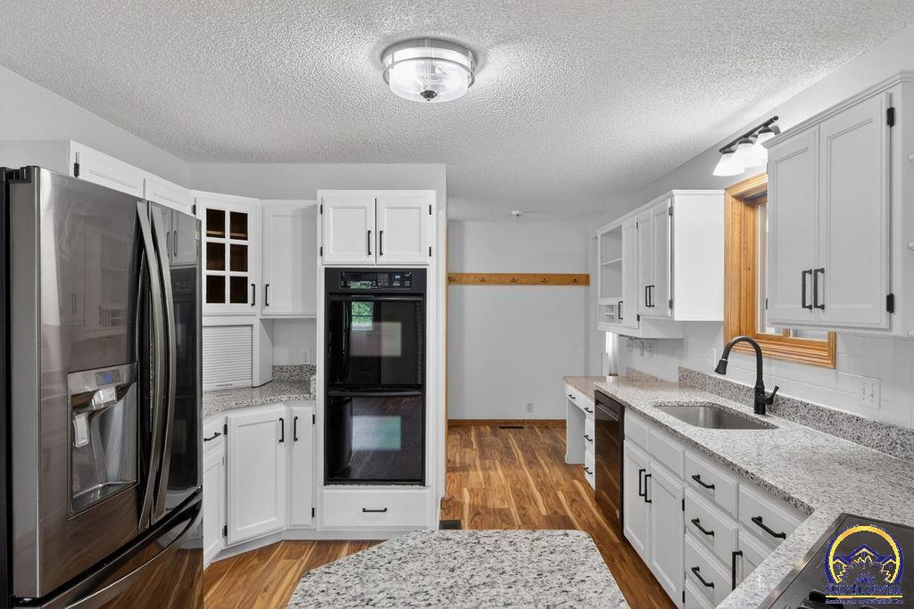 8040 Southwest 61st Street Topeka, KS 66610 - Photo 12 of 88
