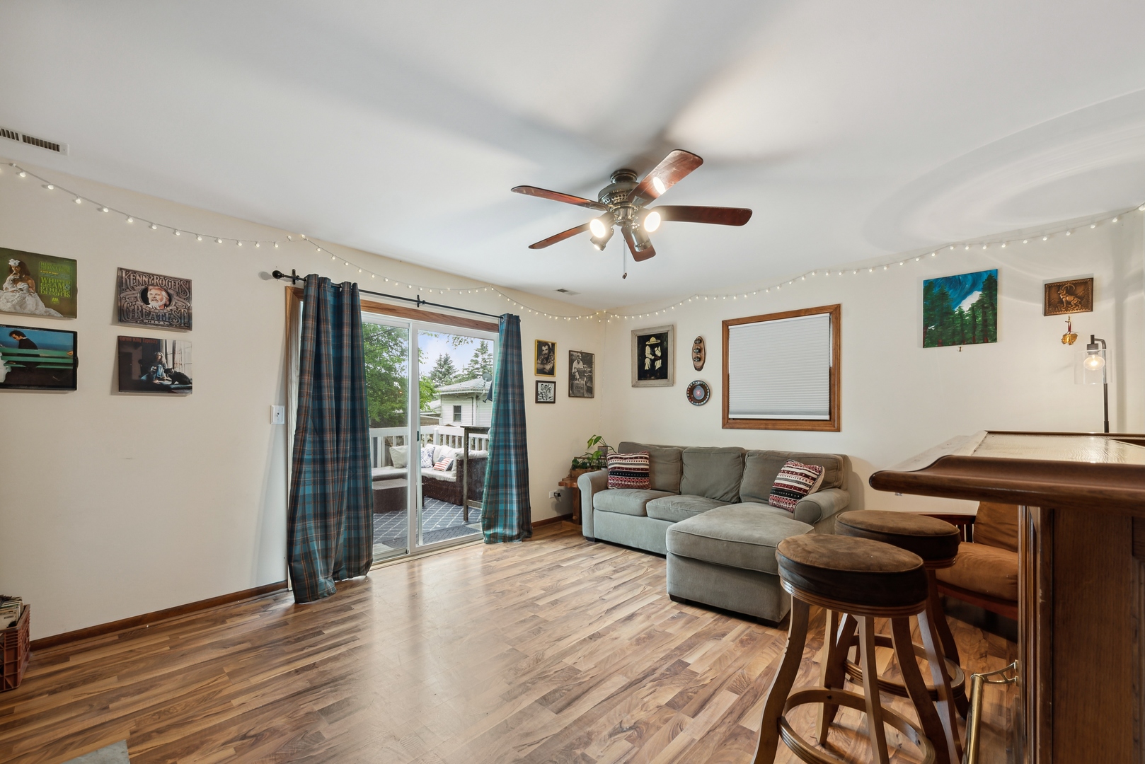 908 Pershing Drive Wauconda, IL 60084 - Photo 20 of 38 a living room with furniture and wooden floor